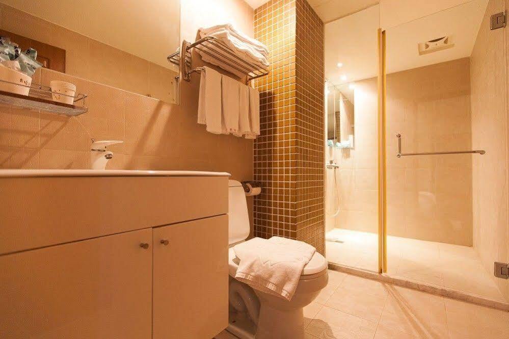 Roaders Hotel Hualien Dongda Экстерьер фото